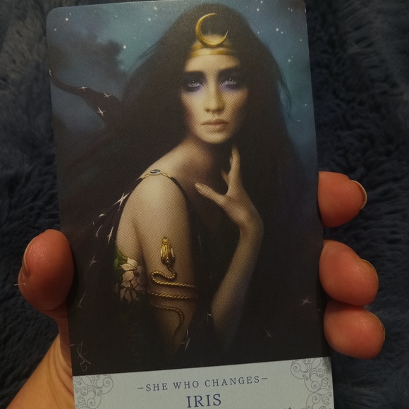 Elle Qui oracle cards - Picture 8 of 9